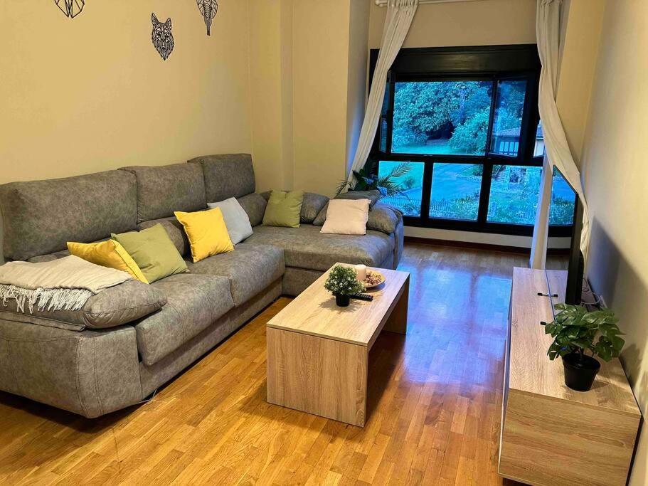 Apartamento Con Vistas A La Montana Infiesto Buitenkant foto